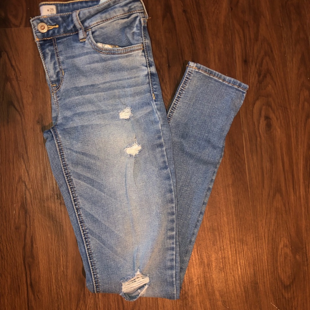 Light Wash Ripped Jeans